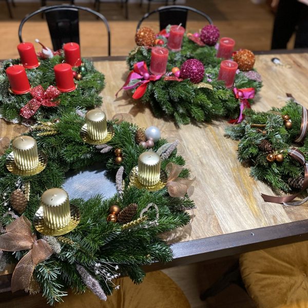 Kranzbinden in der Karben Design Academy